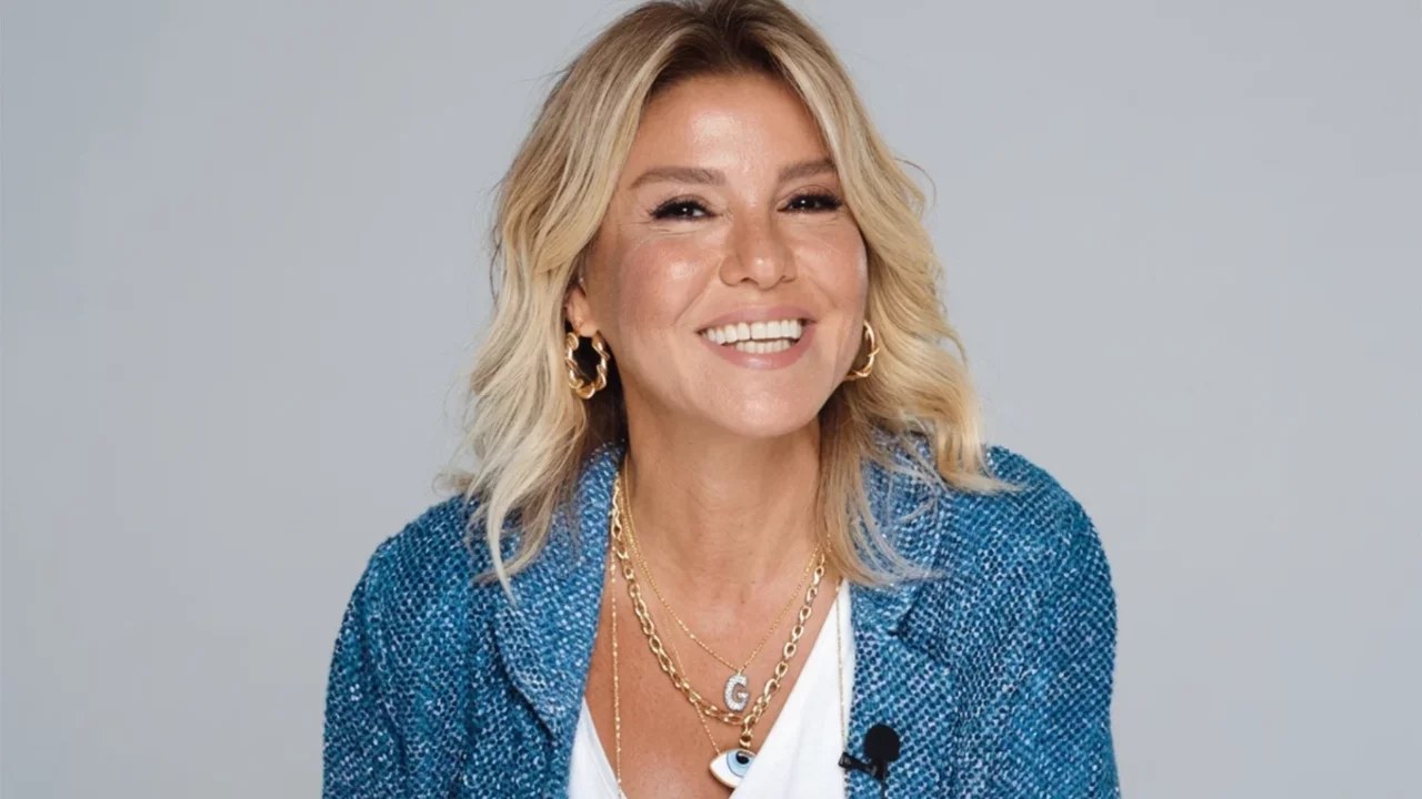 G&uuml;lben Ergen'in yeni g&ouml;r&uuml;nt&uuml;s&uuml; dikkat &ccedil;ekti! Ameliyatsız gen&ccedil;leştirme sonrası ilk tepkisi
