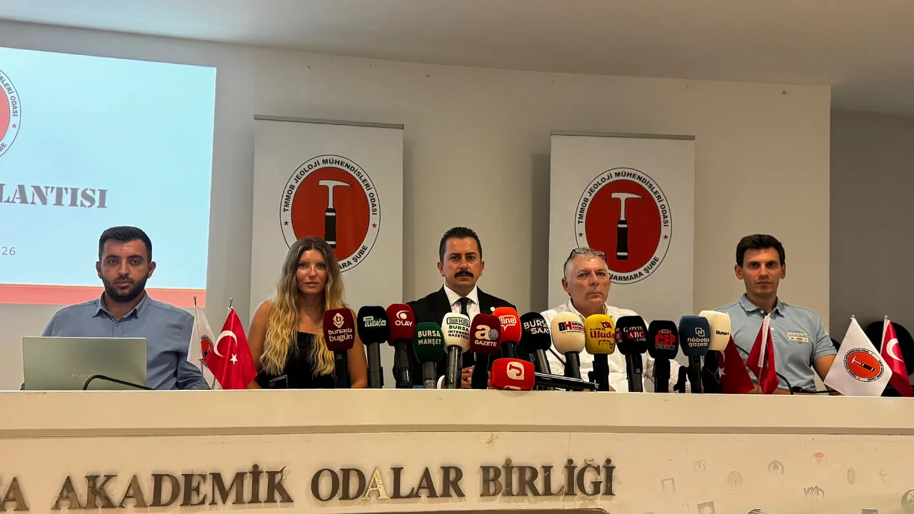Bursa İstanbul'u d&ouml;rde katladı, uzman isimden acil &ccedil;ağrı geldi!