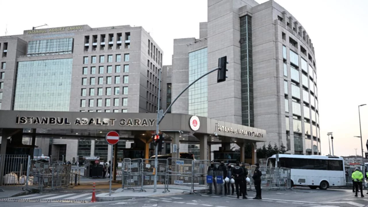 Bakan G&uuml;rlek a&ccedil;ıkladı: 4 ayrı yeni nesil su&ccedil; &ouml;rg&uuml;t&uuml;ne operasyon!