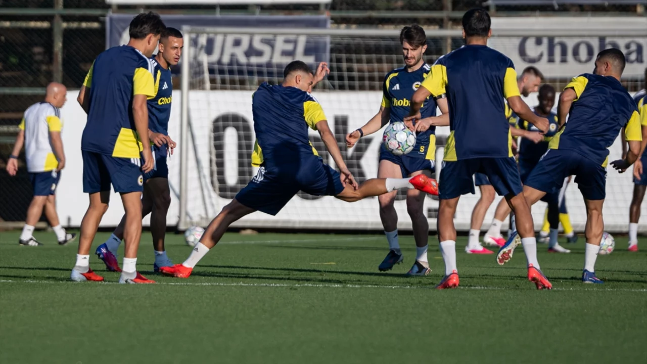 Fenerbah&ccedil;e, Lyon ma&ccedil;ı &ouml;ncesi hazırlıklarını tamamladı: Kadroda 3 eksik