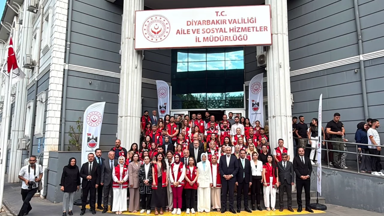 Aile ve Gençlik Fonu'ndan yararlanan gençlere yeni destekler açıklandı