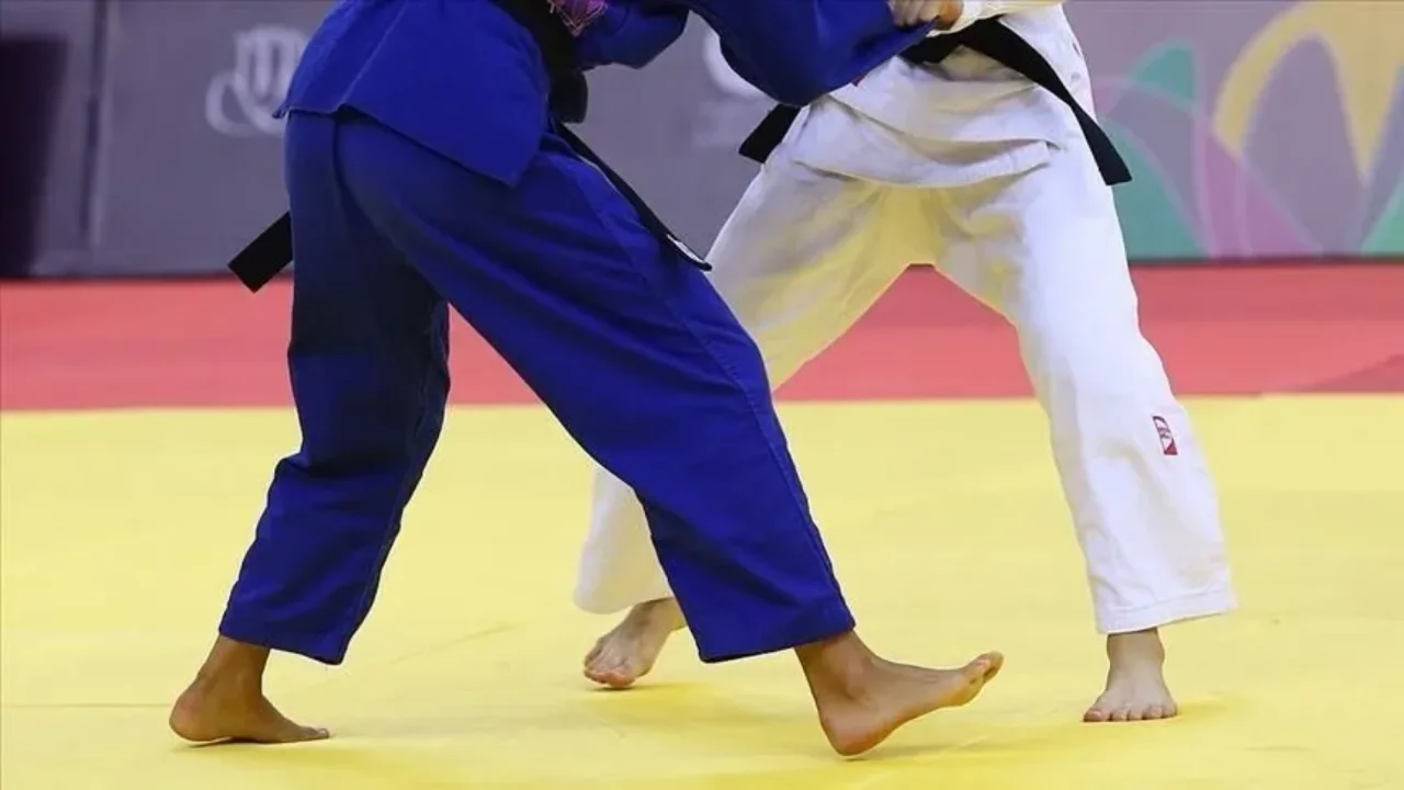 T&uuml;rkiye'nin gen&ccedil; judocuları Ekvador'da d&uuml;nya madalyası i&ccedil;in tatamiye &ccedil;ıkacak
