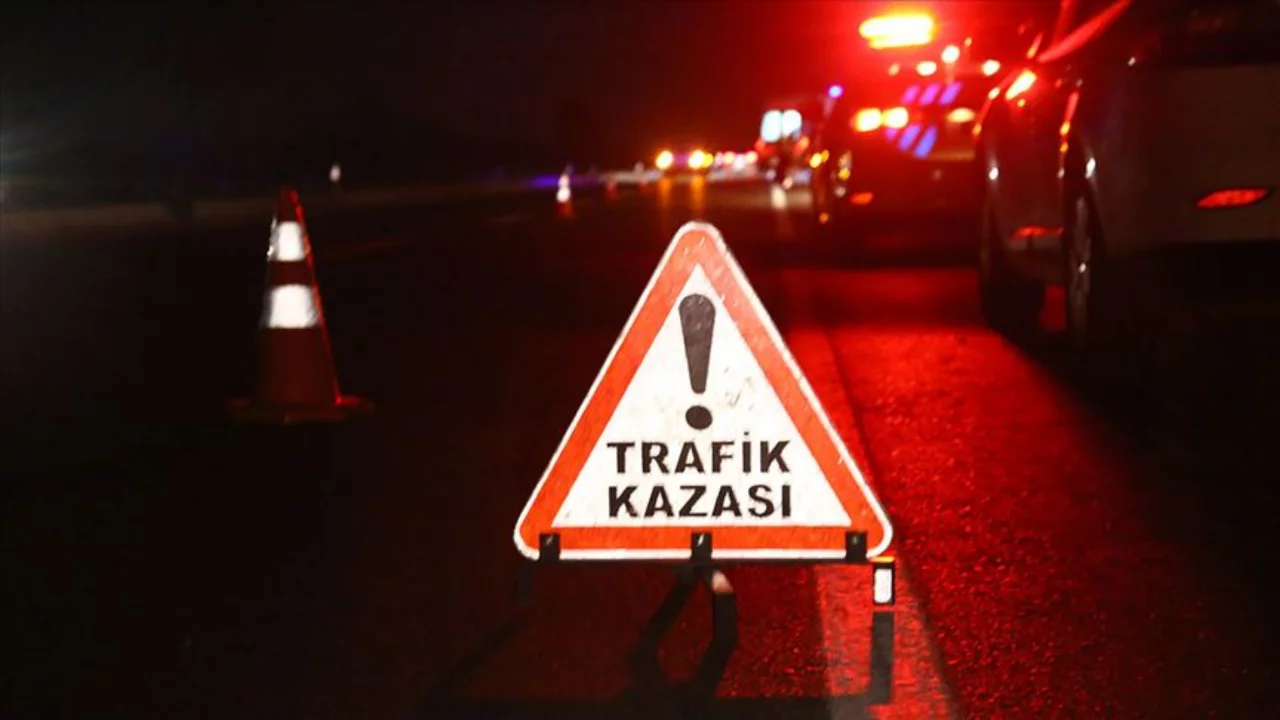 Bursa'da kontrolden &ccedil;ıkan ara&ccedil; şarampole yuvarlandı! S&uuml;r&uuml;c&uuml; kurtarılamadı...