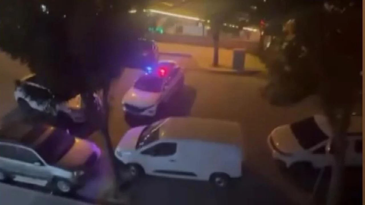 Avcılar'da aracına bindiği sırada silahlı saldırıya uğradı