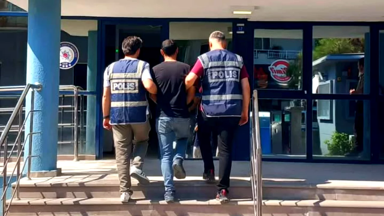 Bursa'da toplamda yarım asır yatarları olan 7 firari yakalandı!
