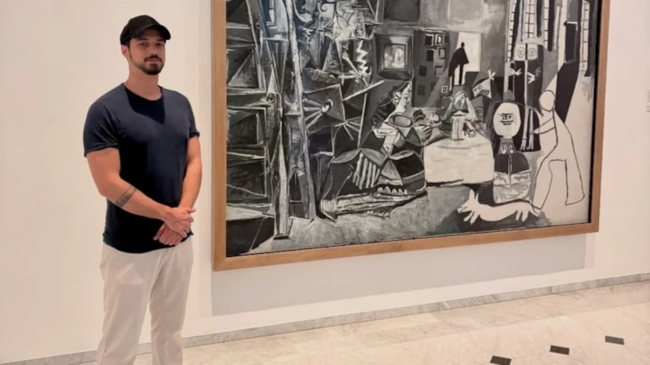 Mert Yazıcıoğlu tatil d&ouml;n&uuml;ş&uuml; imajını yeniledi! Yeni g&ouml;r&uuml;n&uuml;m&uuml; şaşırttı