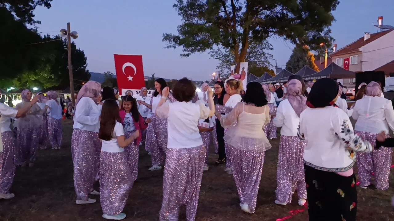 K&ouml;yl&uuml; kadınlardan unutulmaz şalvar gecesi