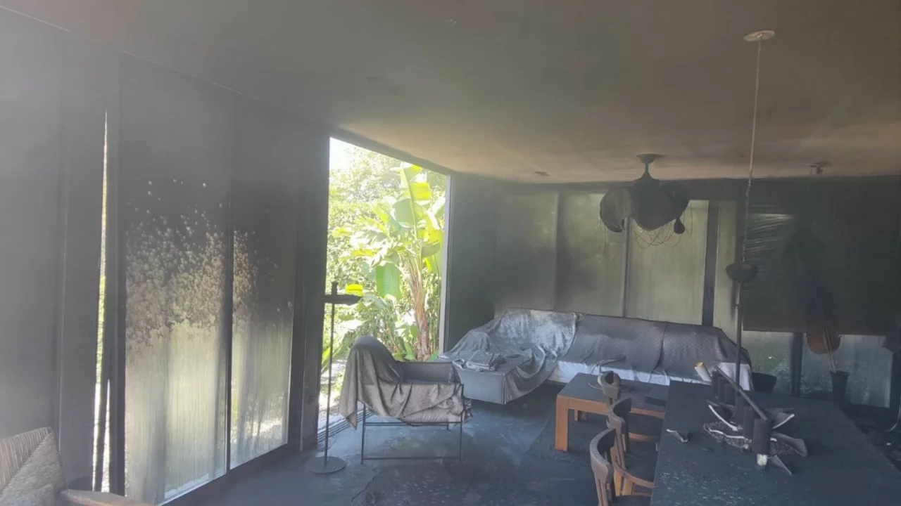 Bodrum'da otel bah&ccedil;esindeki prefabrik yapıda yangın: B&uuml;y&uuml;k hasar oluştu