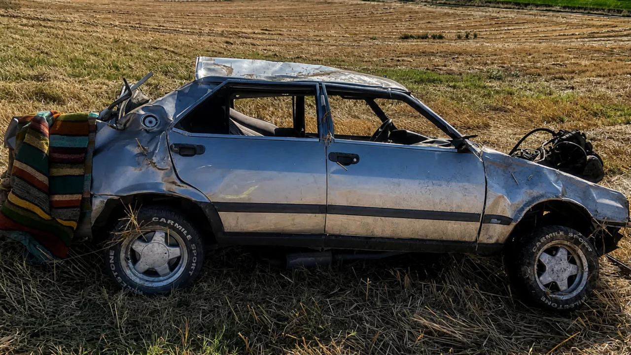 Edirne'de feci kaza: Otomobil 50 metrelik şarampole yuvarlandı