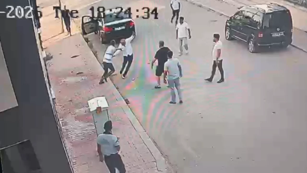 Milletvekili bı&ccedil;aklı saldırıda hastanelik olmuştu! Kamera g&ouml;r&uuml;nt&uuml;lerine ulaşıldı...