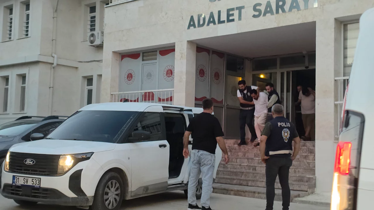 16 yaşındaki genci silahla alıkoymuşlardı! Karar belli oldu...
