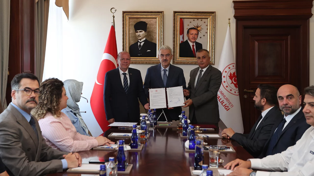 Bursa'da vefa örneği: Mehmet Aydın'ın adı okulda yaşayacak...