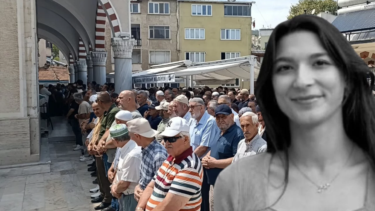Bursa'da Elif'in cenazesinde y&uuml;rek yakan anlar!