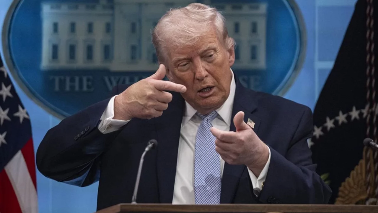 Trump'tan İran'a ekonomik savaş ilanı!
