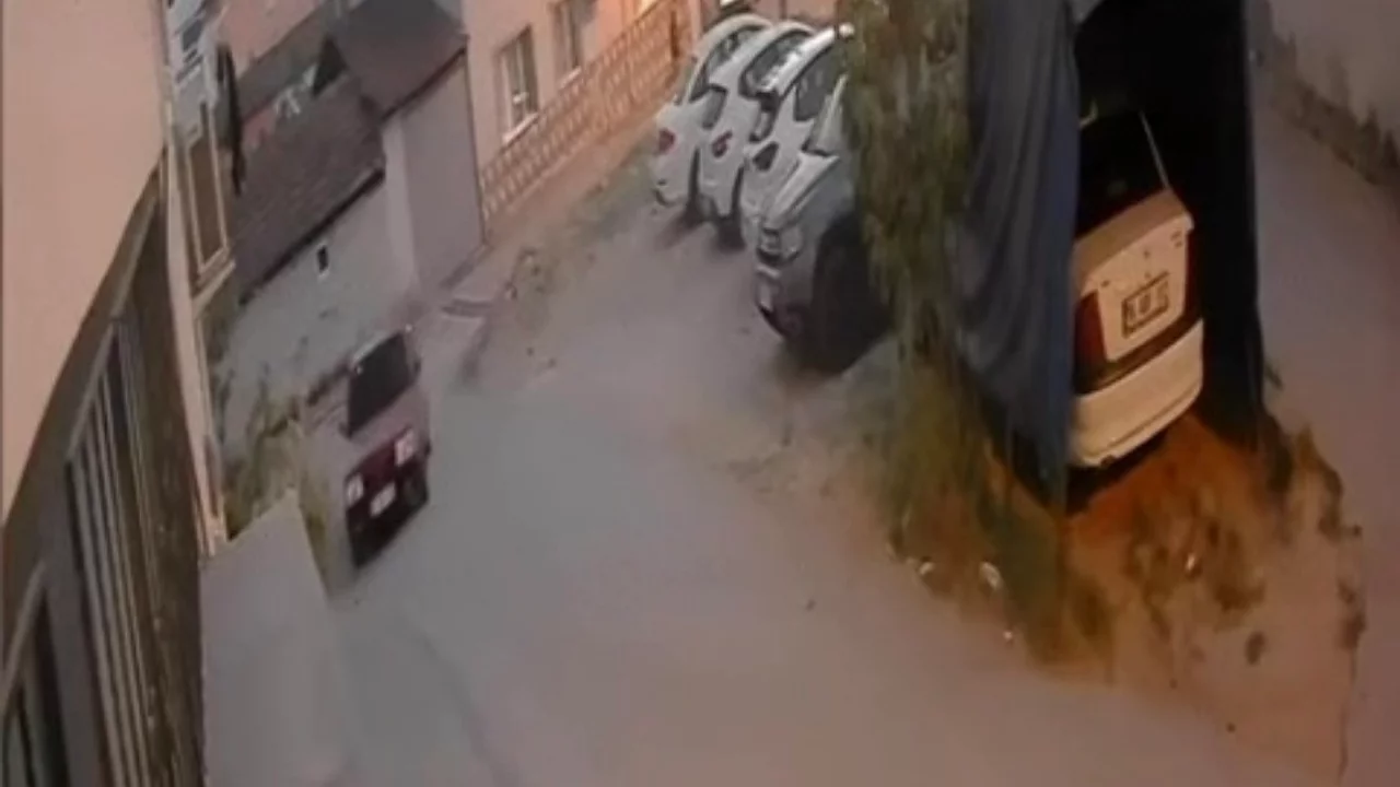 Bursa'da çocukların canını hiçe saydı! Drift yaparak girdi...