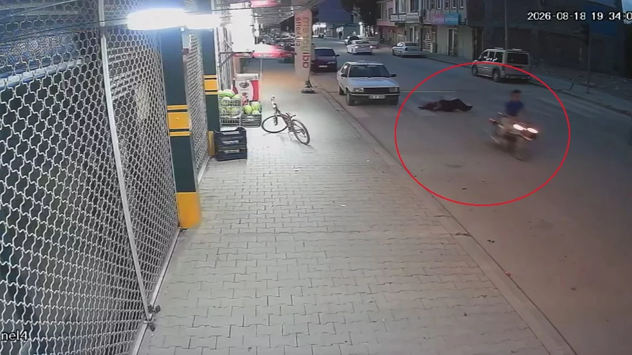 Motosikletin çarptığı yaşlı adam yaralandı