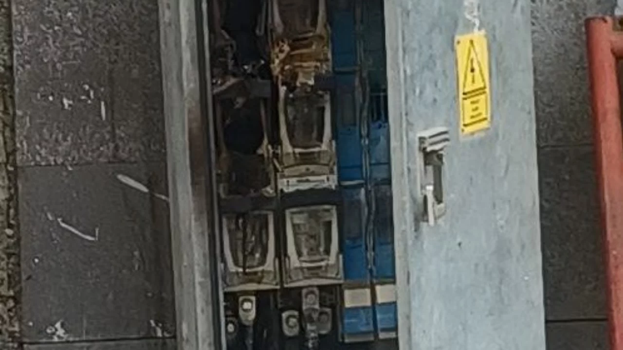 Elektrik trafosu patladı