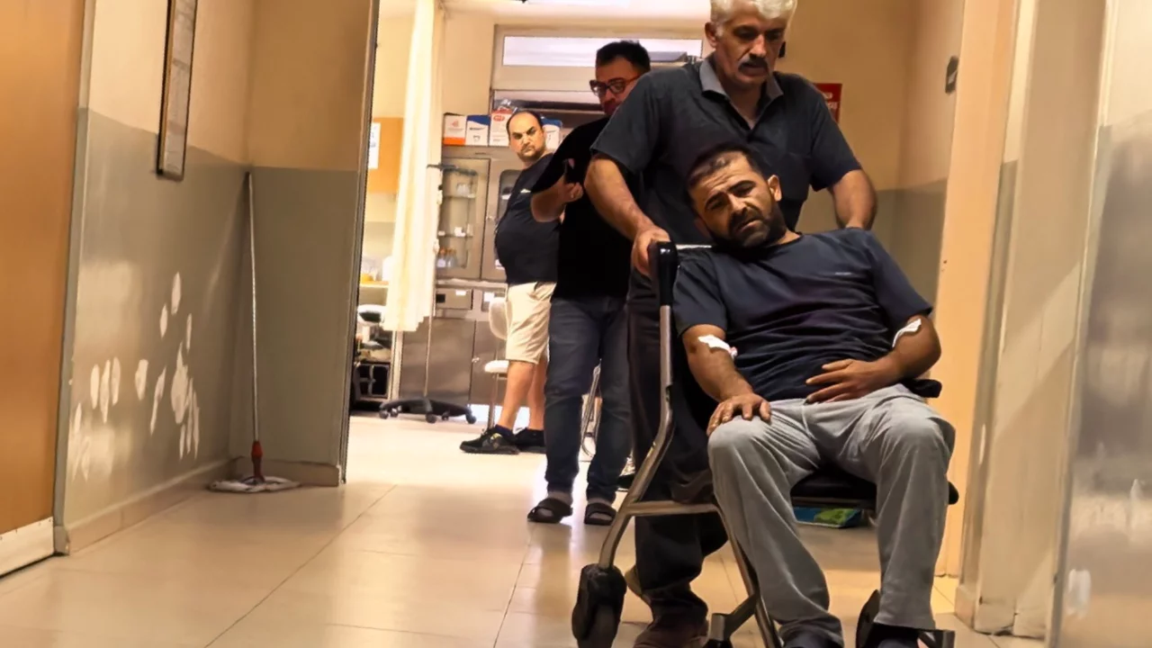 Bursa'da &ccedil;ivi tabancası adeta silaha d&ouml;nd&uuml;! İş&ccedil;i yaralandı...