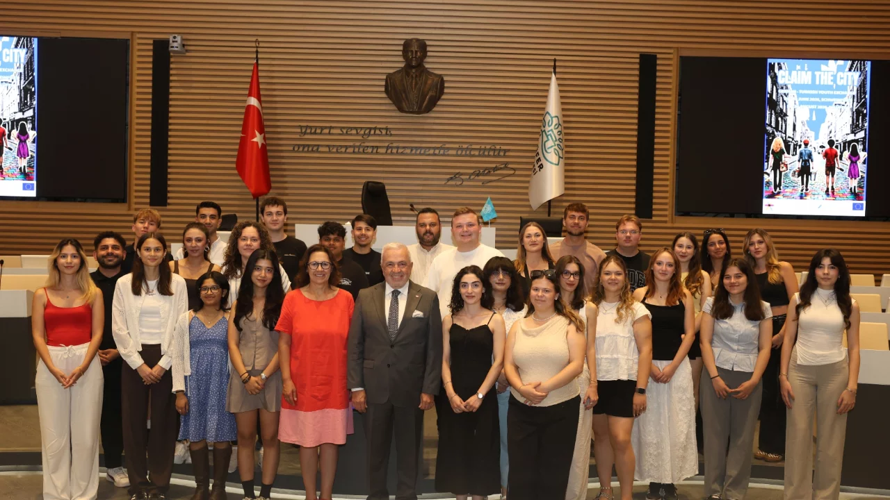 Bursa'da tarihi buluşma! Türkiye ve Almanya'dan gençler aynı çatı altında geleceği konuştu