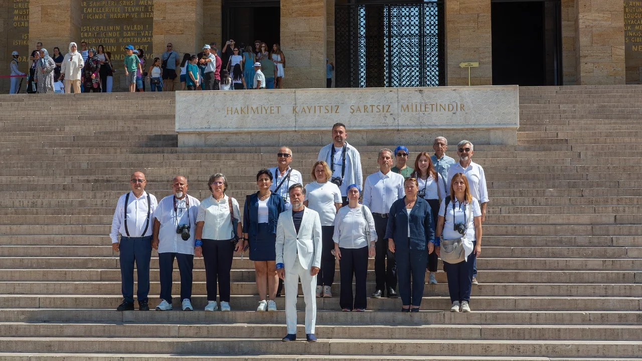 BUFSAD, 40. yılında D&uuml;nya Fotoğraf&ccedil;ılık G&uuml;n&uuml;'n&uuml; Anıtkabir'de kutladı
