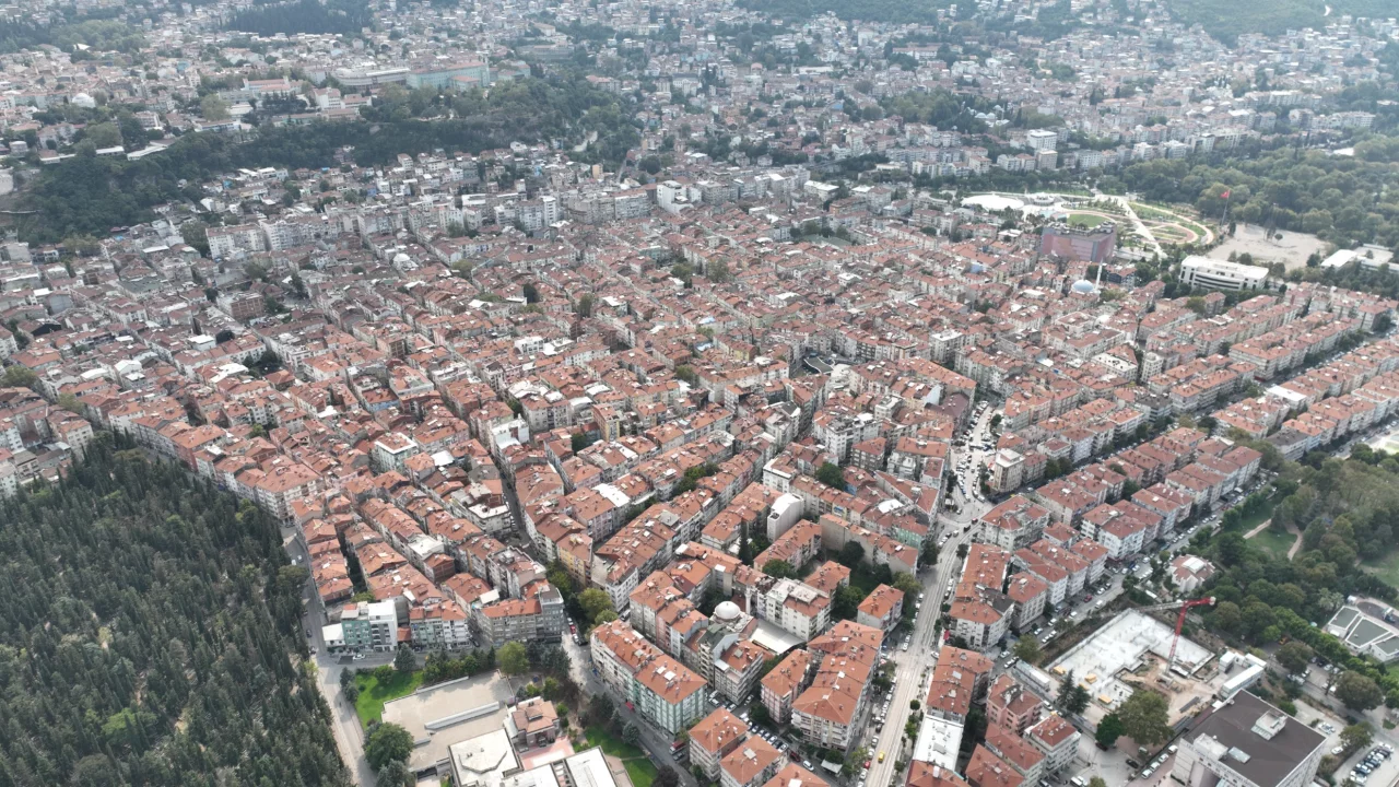 Bursa'nın en kritik iki b&ouml;lgesi i&ccedil;in dev plan! Yeni meydanlar geliyor, cadde yayalaştırılıyor