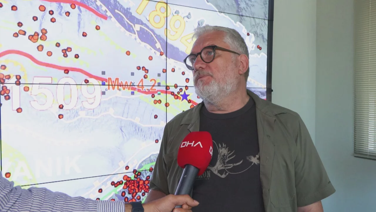 Marmara Denizi'ndeki depremlerle ilgili Cenk Yaltırak'tan a&ccedil;ıklama geldi!