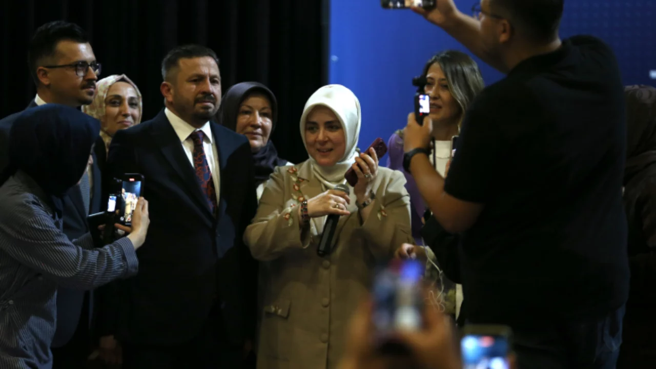 Cumhurbaşkanı Erdoğan, Balıkesir'deki Kadın Buluşması'na telefonla bağlandı