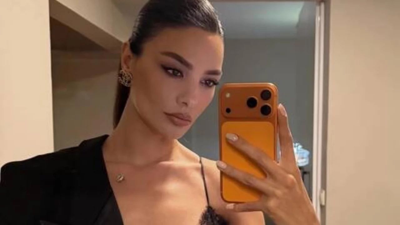 Hazal Filiz K&uuml;&ccedil;&uuml;kk&ouml;se'den yaz itirafı: "Benim i&ccedil;in daha yeni başladı"