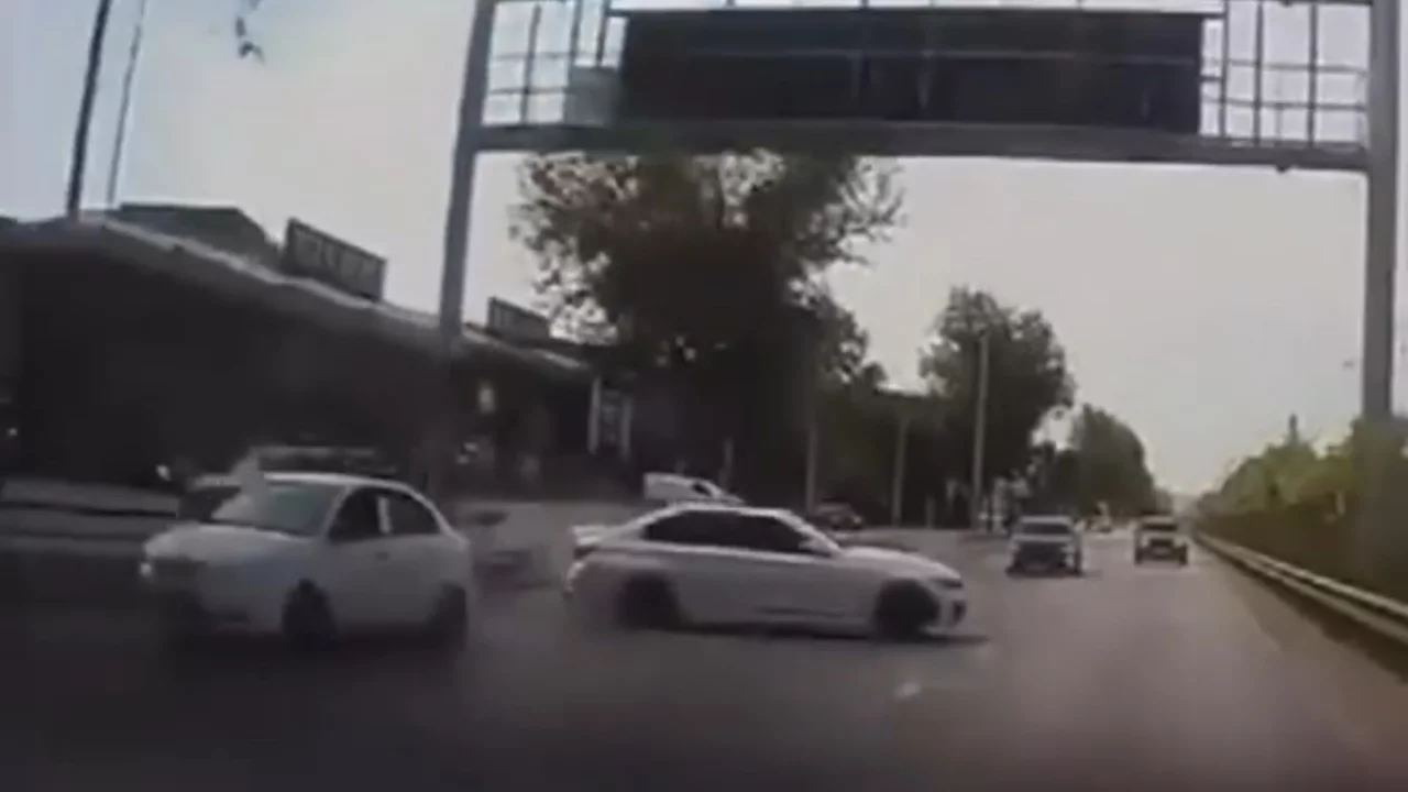 Bursa'da trafik canavarı kamerada! Kazaya neden oldu...