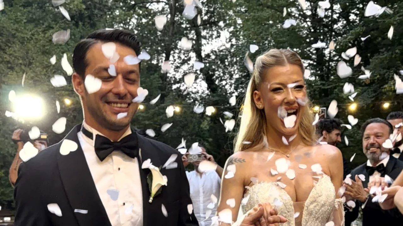 Hilmi Cem İntepe ve Pırıl Atasev evlendi! &Uuml;nl&uuml; isimler d&uuml;ğ&uuml;nde buluştu