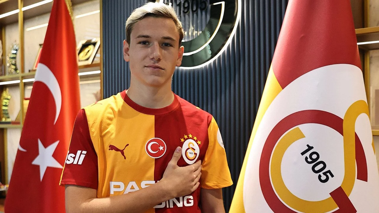 Aleksey Batrakov, Galatasaray tarihine geçti