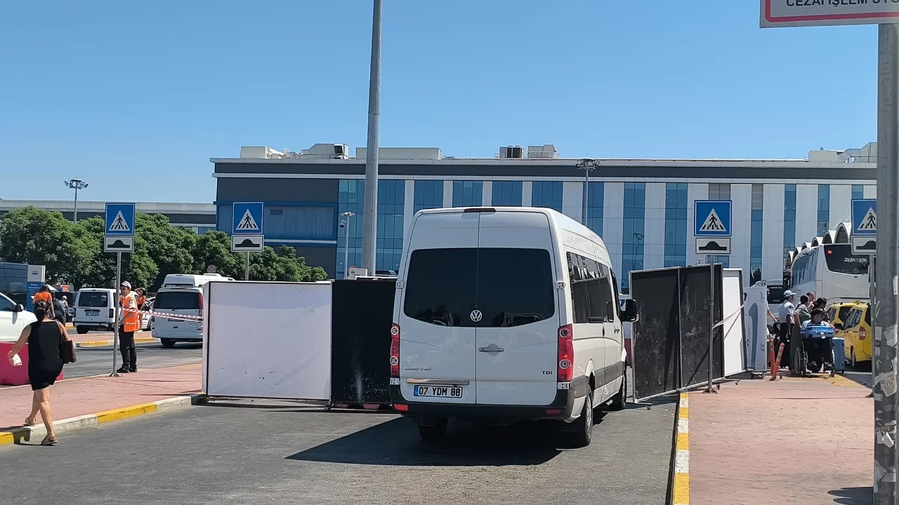 Havalimanı otoparkında dehşet! Emekli polis, kız arkadaşını tabancayla öldürdü