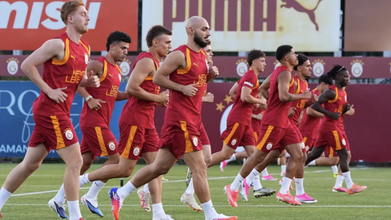 Galatasaray'da ayrılık kapıda! Geldiği gibi gidiyor 