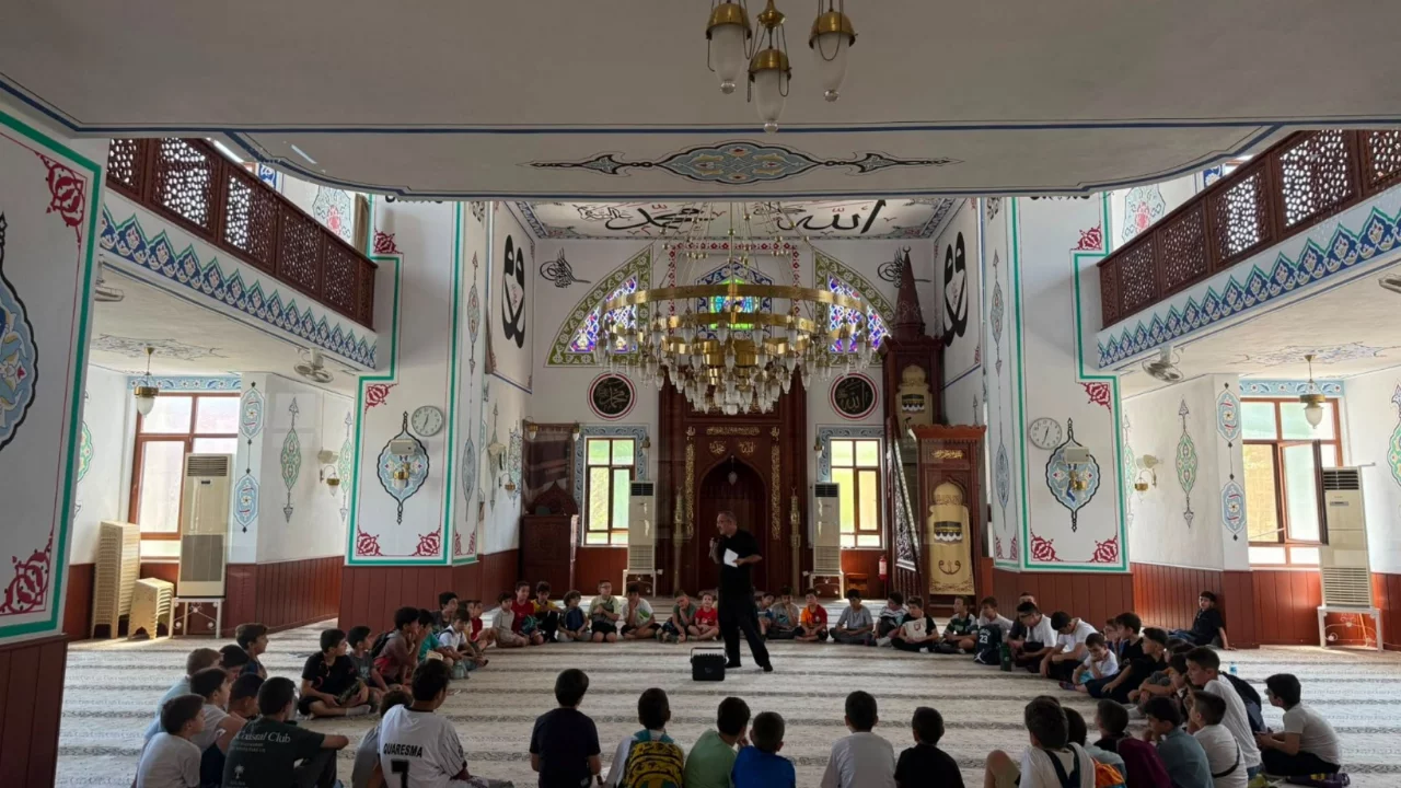 Orhangazi'de yaz Kur'an kurslarına yoğun ilgi: 2 bin 207 öğrenci eğitim aldı