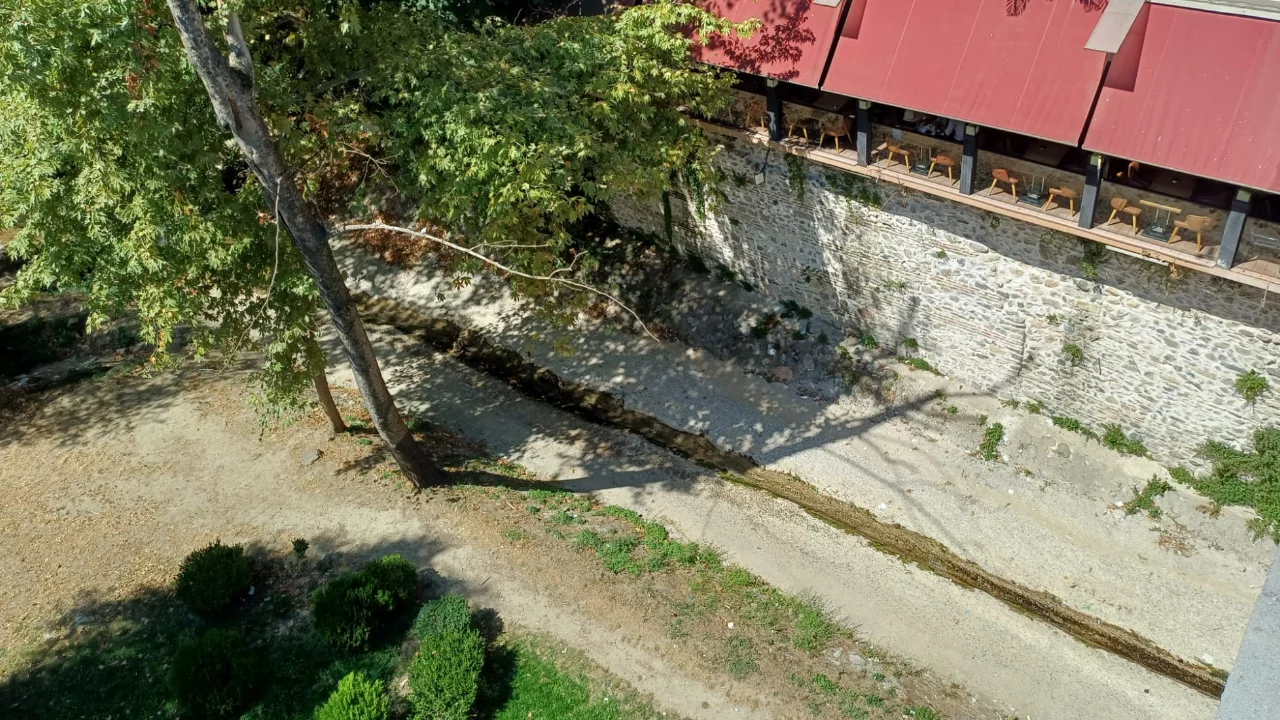 Bursa'nın &uuml;nl&uuml; deresinde su seviyesi g&ouml;zle g&ouml;r&uuml;l&uuml;r şekilde azaldı