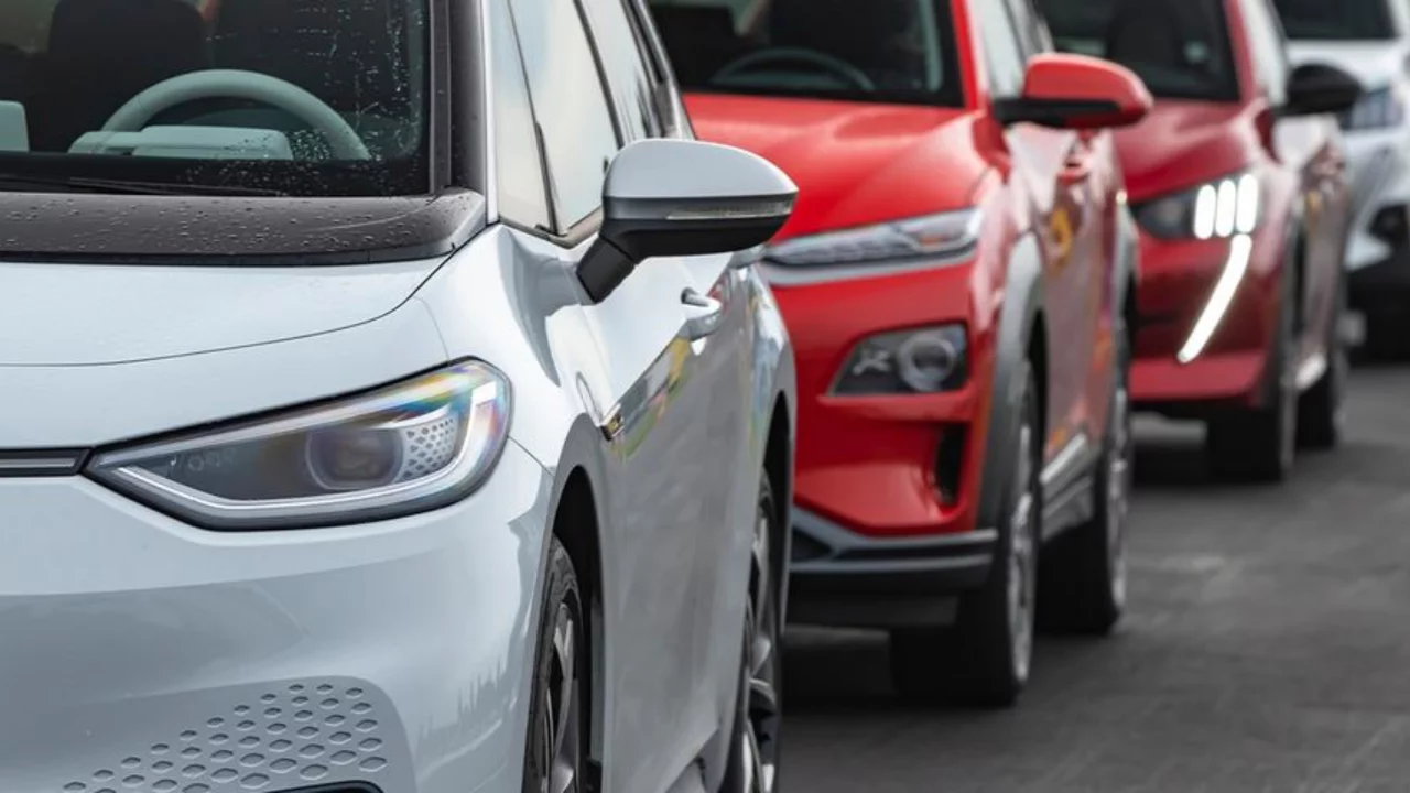 Tesla, 2 milyon aracını geri &ccedil;ağırıyor! İşte o modeller...