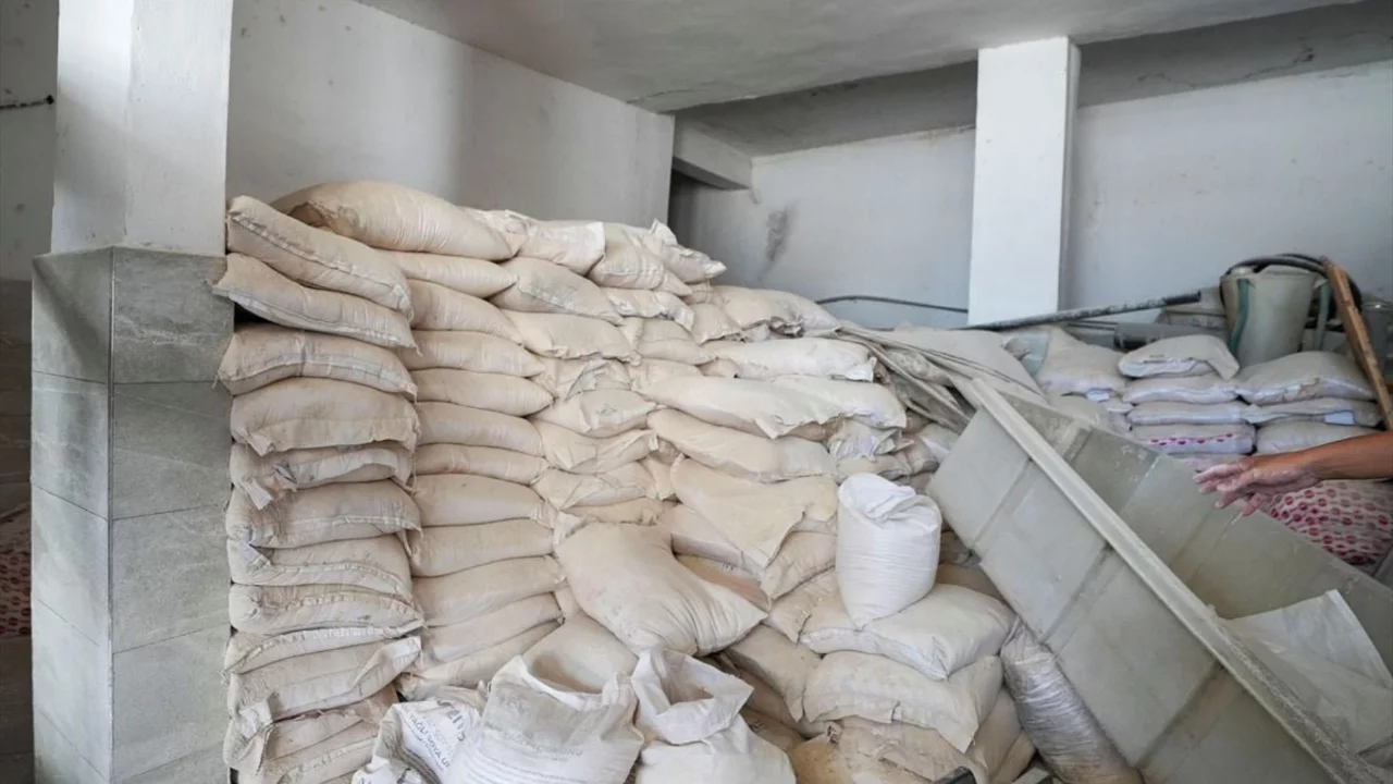 Tarsus'ta 30 ton bozuk un imha edildi