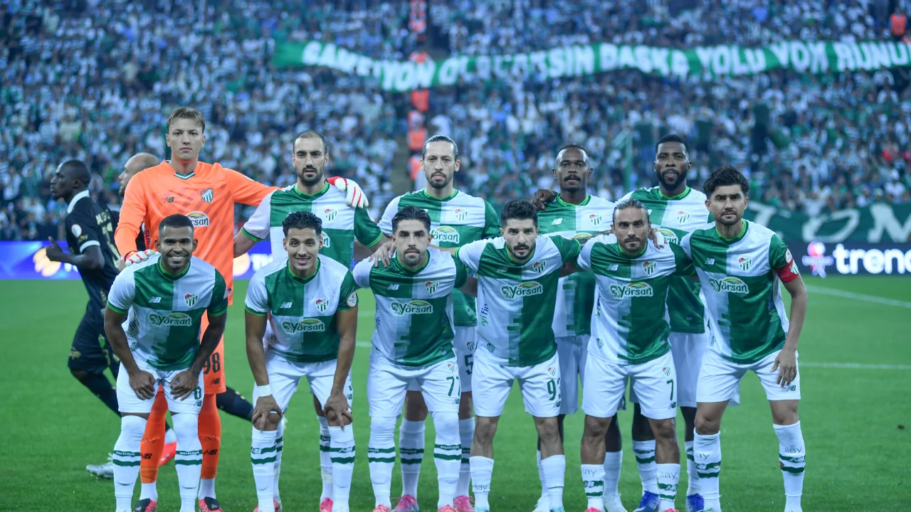 Bursaspor, Karagümrük deplasmanında 3'te 3 için sahada! İlk 11 belli oldu...