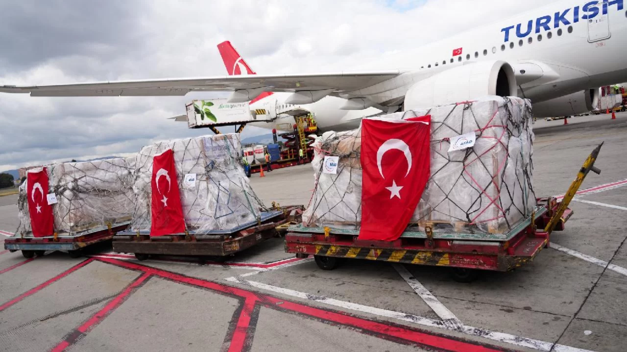 T&uuml;rkiye'nin Kolombiya'ya deprem desteği: Yardımlar ulaştı, teşekk&uuml;r geldi
