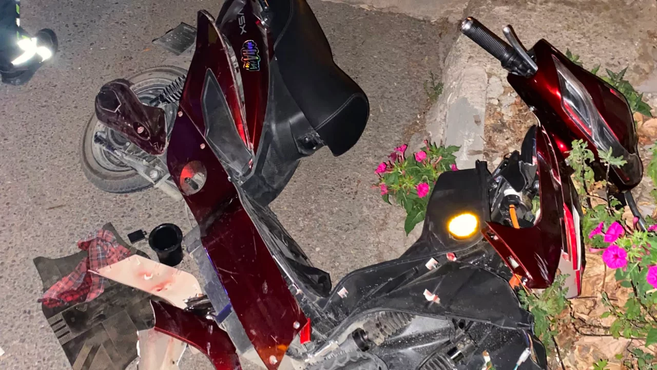 Orhangazi'de gece yarısı korkutan kaza! Elektrikli motosiklet sürücüsü yaralandı... 
