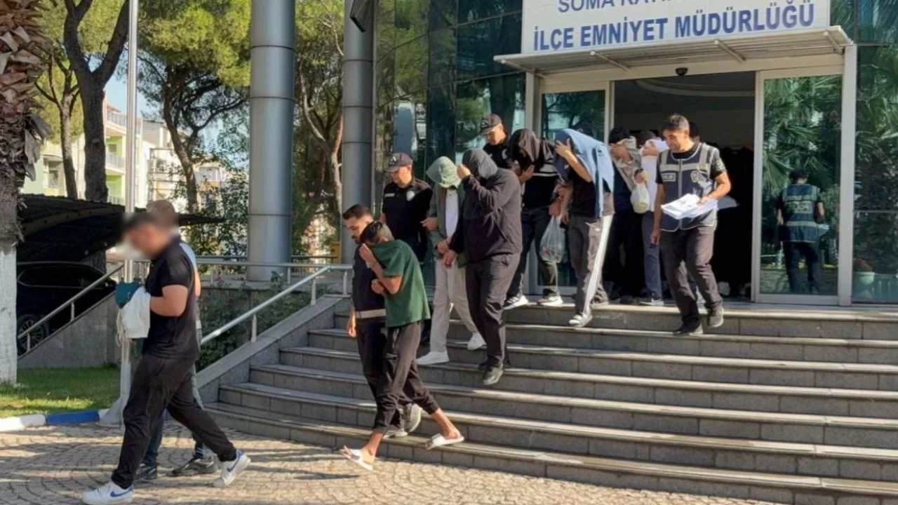 Manisa merkezli 5 ilde su&ccedil; &ouml;rg&uuml;t&uuml; operasyonu: 39 ş&uuml;pheliden 36'sı tutuklandı