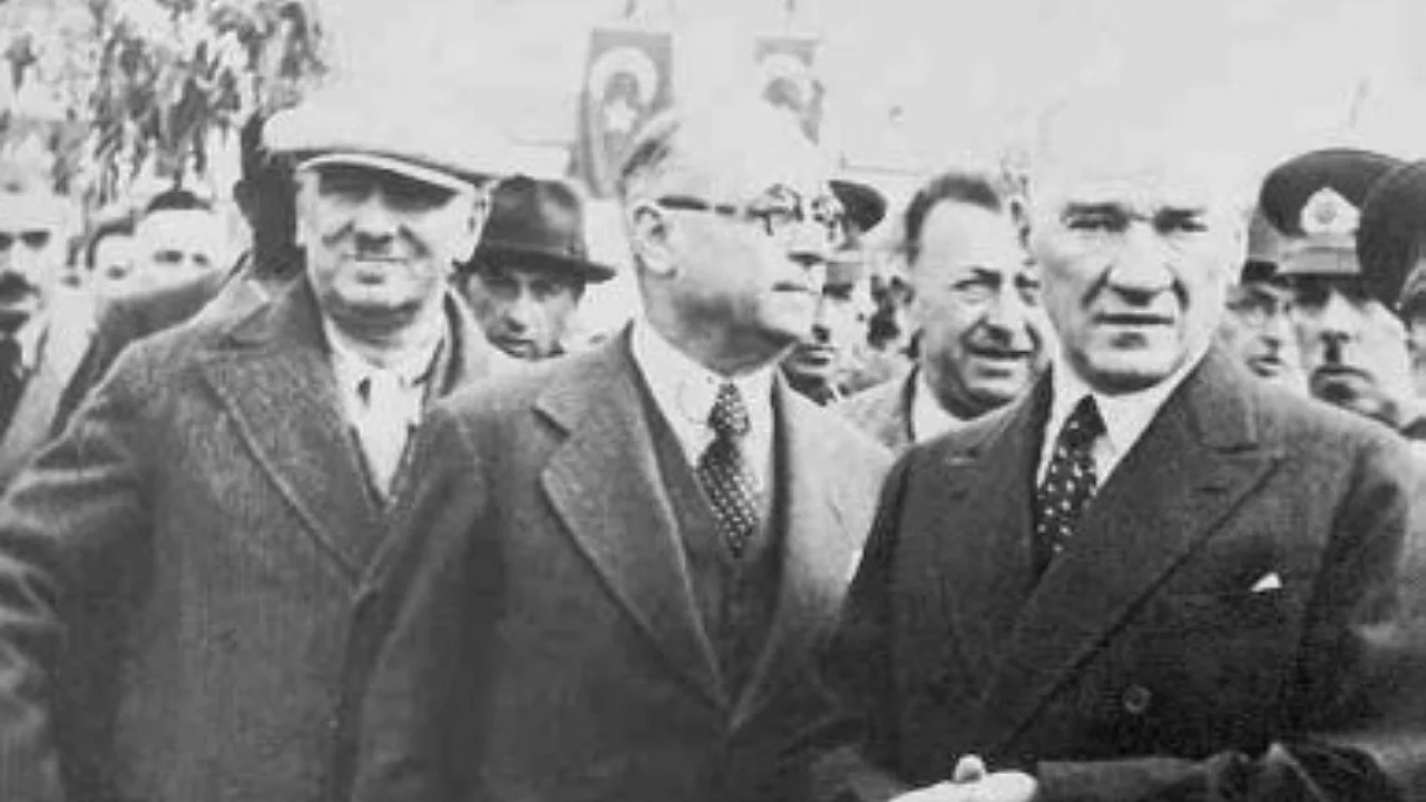 Celal Bayar, &ouml;l&uuml;m&uuml;n&uuml;n 40. yılında doğduğu topraklarda, Bursa'da anıldı