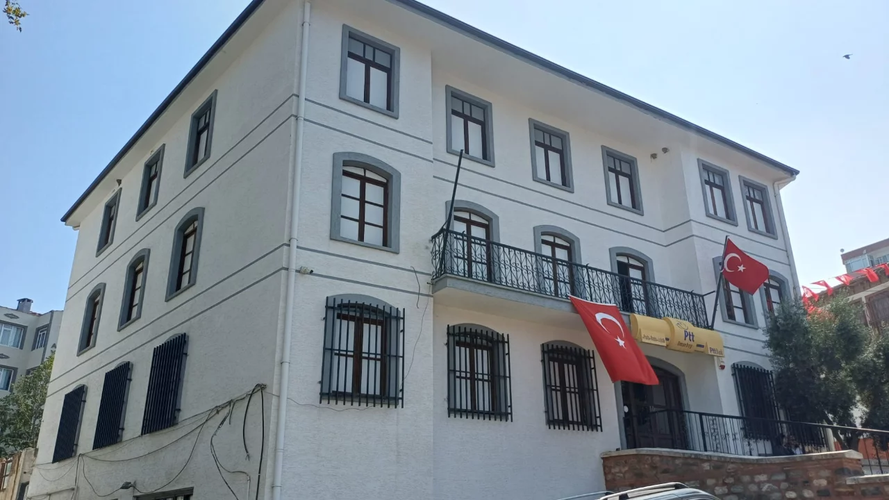 Türkiye'de bir köyde açılan ilk Rüştiye binası Bursa'da! Bugün PTT olarak kullanılıyor