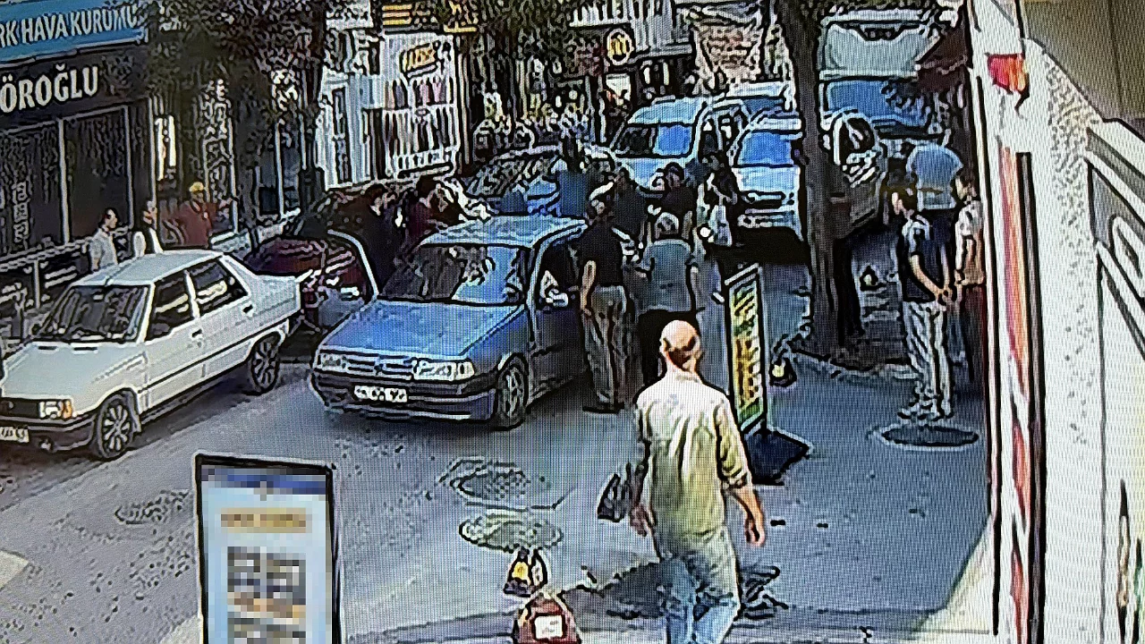 Trafikte 'sinyal verme' tartışması kavgaya d&ouml;n&uuml;şt&uuml;