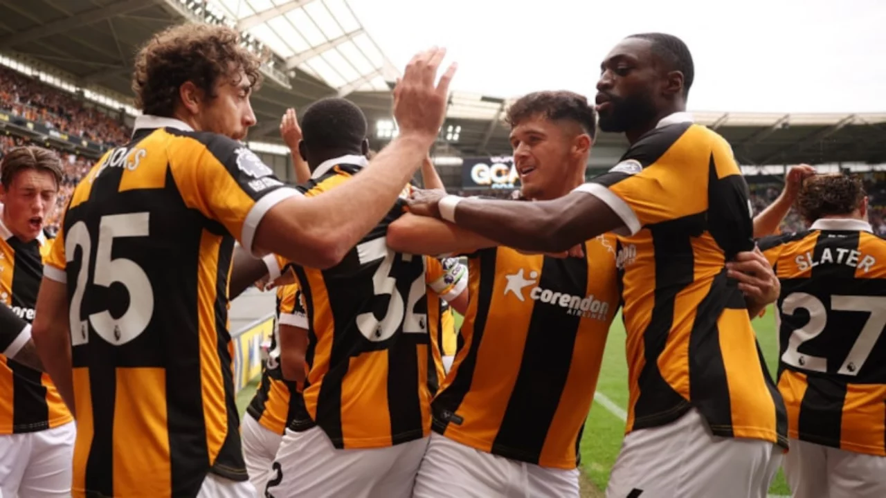 Hull City, Premier Lig'de ilk ma&ccedil;ında Manchester United'ı devirdi