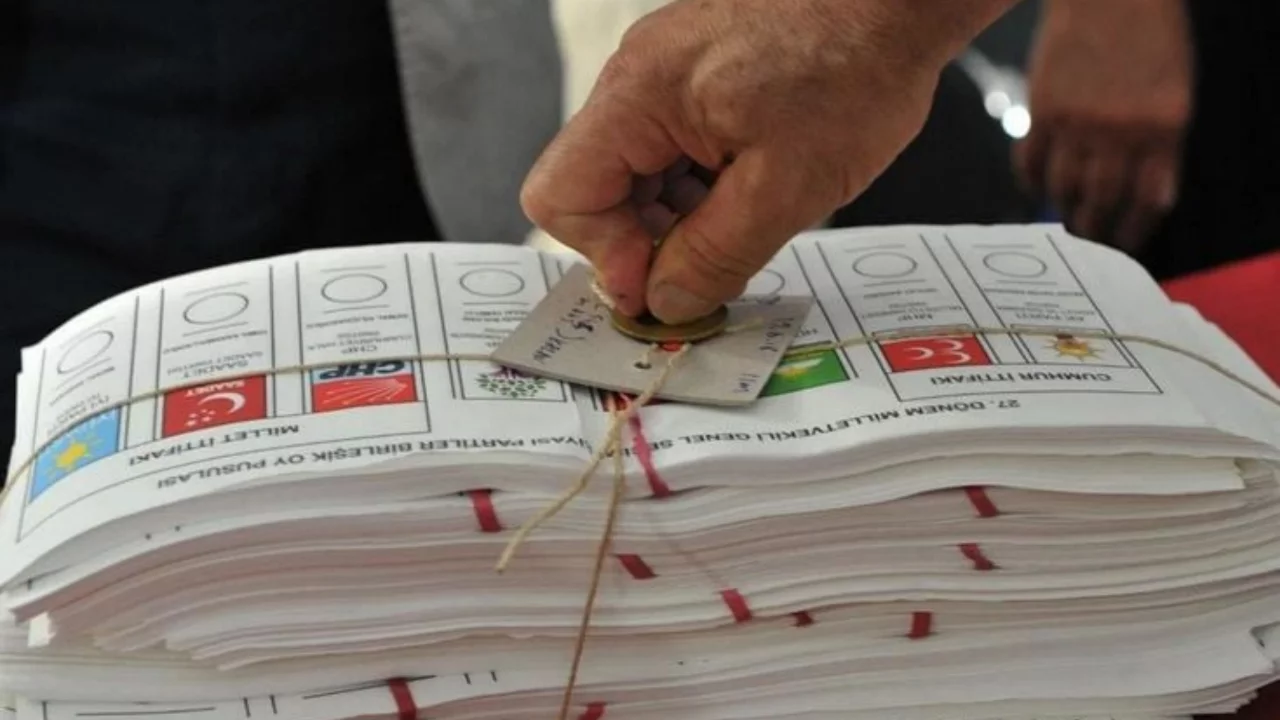 "İktidar olacağız" diyerek siyasete giren parti resmen feshedildi!
