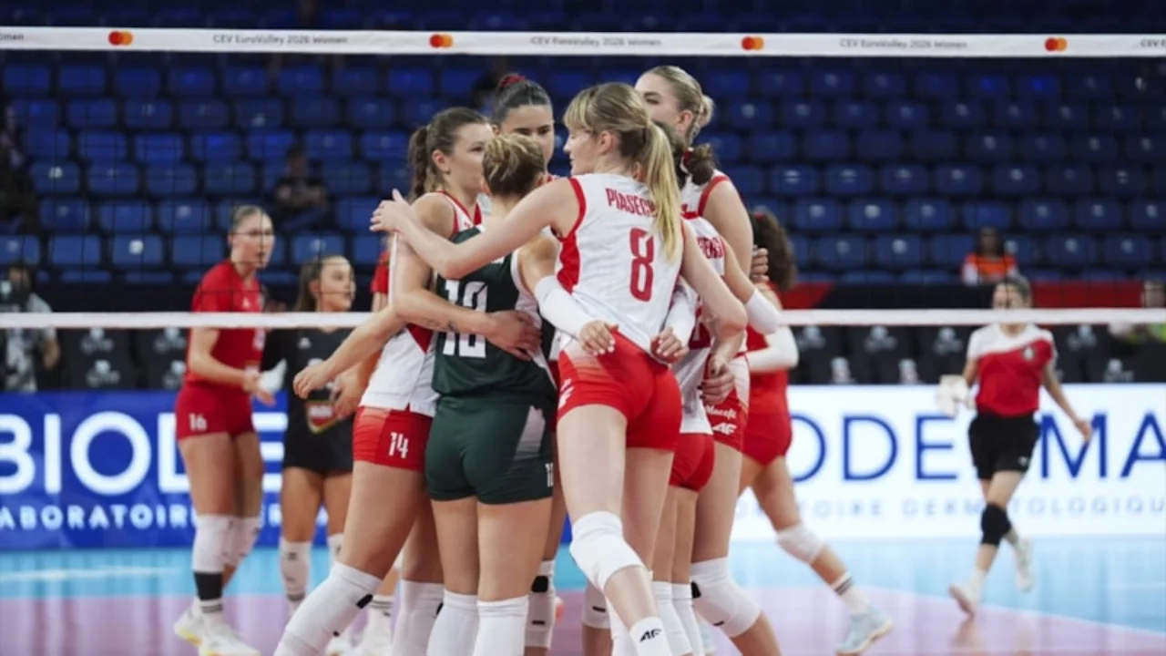 Polonya, Macaristan'a set vermedi