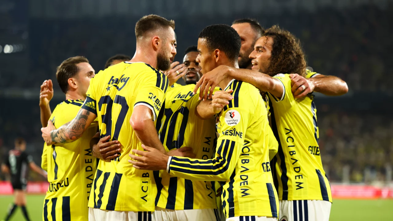 Fenerbah&ccedil;e, ligdeki ilk galibiyetini aldı