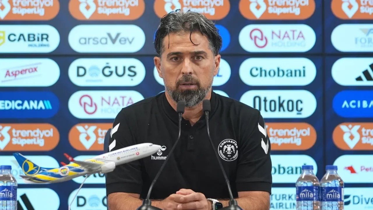Konyaspor'da İlhan Palut, Fenerbah&ccedil;e yenilgisi hakkında konuştu! "Yemememiz gereken goller yedik"