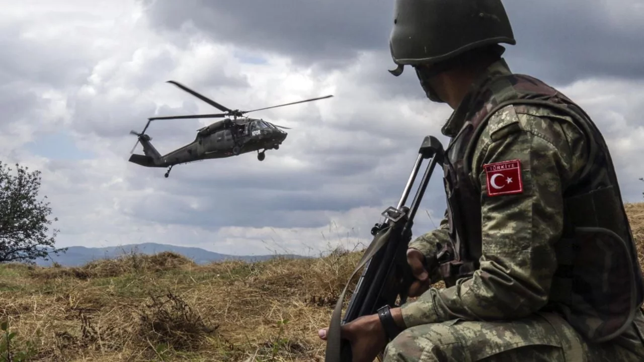 Yunanistan'dan k&uuml;stah provokasyon: "İsrail, oradaki T&uuml;rk askerini hedef alabilir"